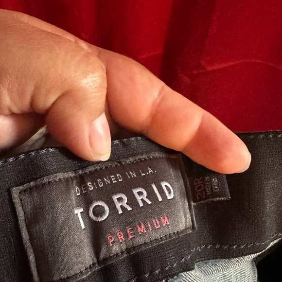 Torrid Women's Dark Wash Skinny Jeans - Picture 3 of 6